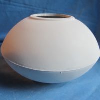 vase 301 venus ufo med squat vase (tom jones V61) 11.5cmH,19.5cmW,8cm opening bisqueware