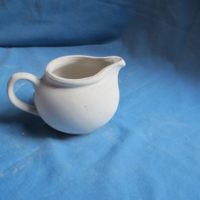 sml waikato creamer   bisqueware