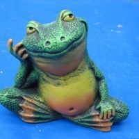 nowells 2981 thinking frog sitting (FR 112) bisqueware